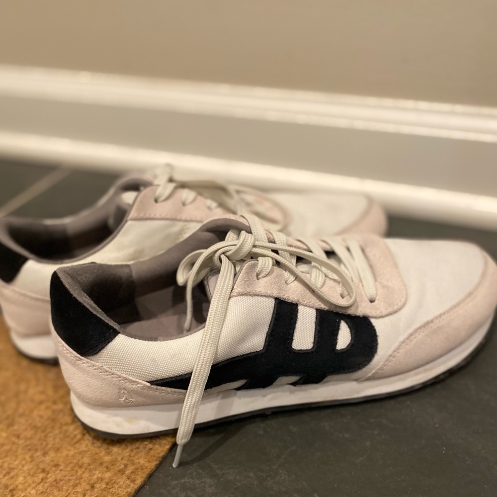 Hush Puppies Sneakers - size 9